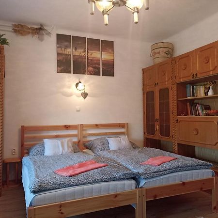 Appartamenti Delle Vacanze Кестели Екстериор снимка