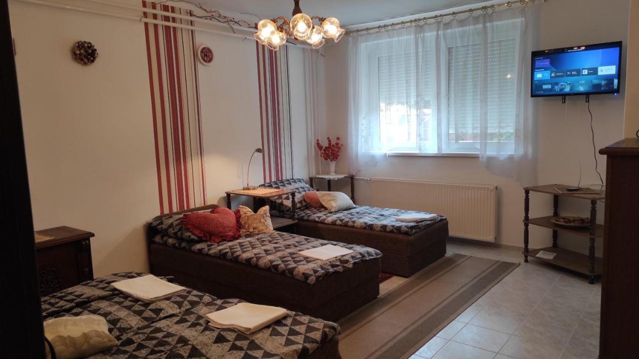 Appartamenti Delle Vacanze Кестели Екстериор снимка