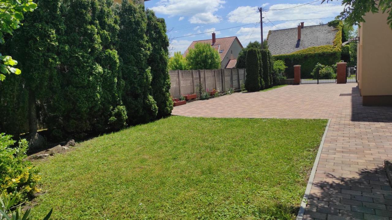 Appartamenti Delle Vacanze Кестели Екстериор снимка