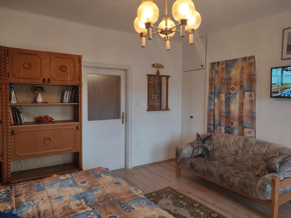 Appartamenti Delle Vacanze Кестели Екстериор снимка