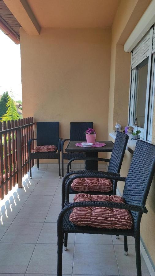 Appartamenti Delle Vacanze Кестели Екстериор снимка